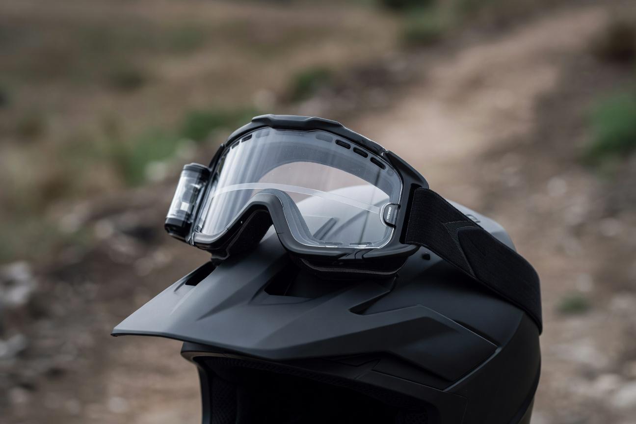 Niezbędny sprzęt do jazdy motocyklem terenowym